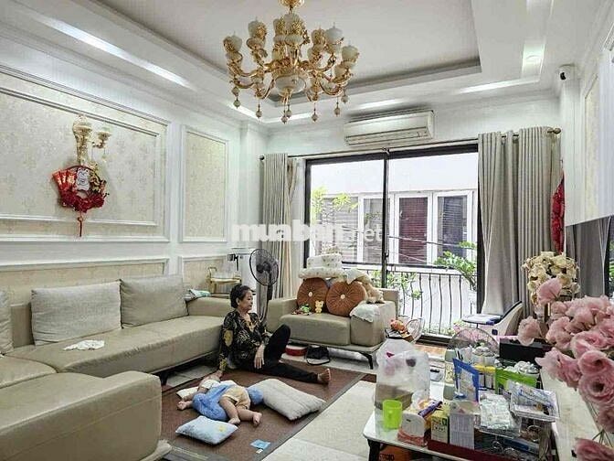 Bán nhà phố Bồ Đề – 60m², 5 tầng, mặt tiền 4m, vị trí đẹp