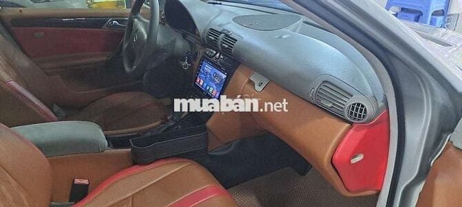 Xe mercedes C200 rất đẹp chạy rất êm đẳng cấp