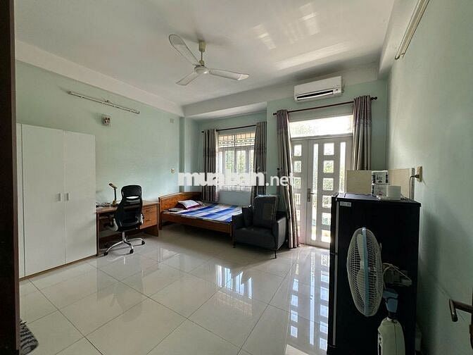 📍128B Trường Sa, Phường 2, Bình Thạnh 📍5x18,5 - 3 Lầu 5PN