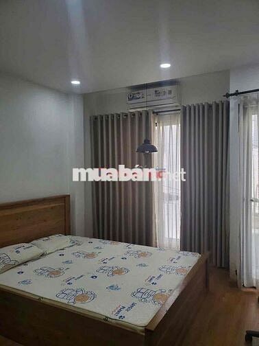 Cho thuê nhà Hẻm Xe Hơi Trệt 2 Lầu Full Nội Thất , Q1