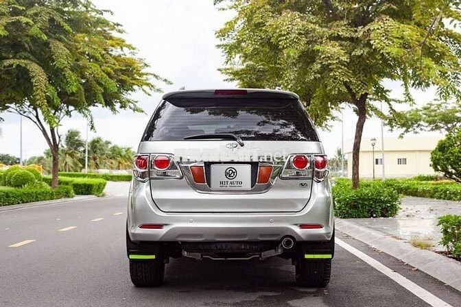 Toyota Fortuner 2.7V 4x2 AT 2014 - 120000 km