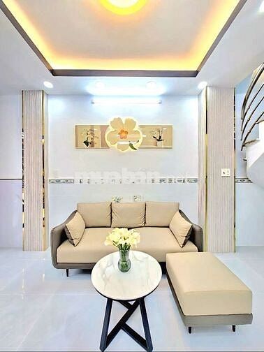 Nhà bán 2 phòng ngủ 2 vệ sinh, gần chợ Phú Xuân