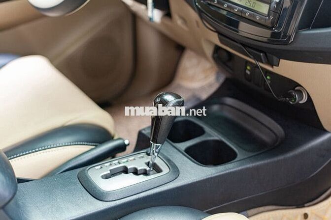 Toyota Fortuner 2.7V 4x2 AT 2014 - 120000 km