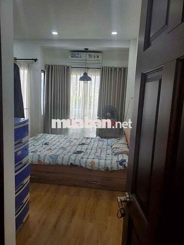 Cho thuê nhà Hẻm Xe Hơi Trệt 2 Lầu Full Nội Thất , Q1