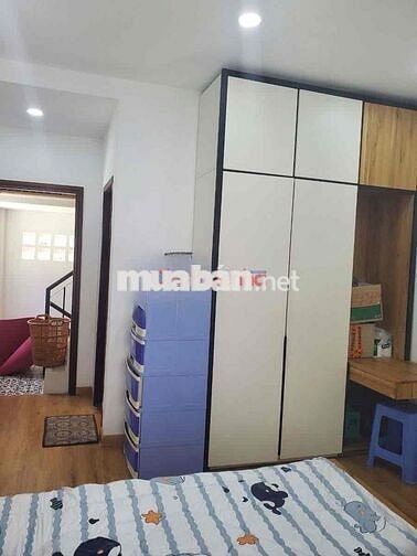 Cho thuê nhà Hẻm Xe Hơi Trệt 2 Lầu Full Nội Thất , Q1
