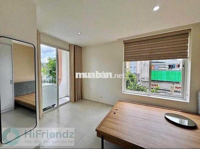 Căn Hộ 1 Phòng Ngủ Ban Công Ngay Tại Bờ Kè Trường Sa Quận 3