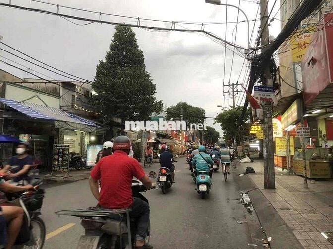 CHO THUÊ NHÀ GÓC 2MT NGAY GẦN NGÃ 4