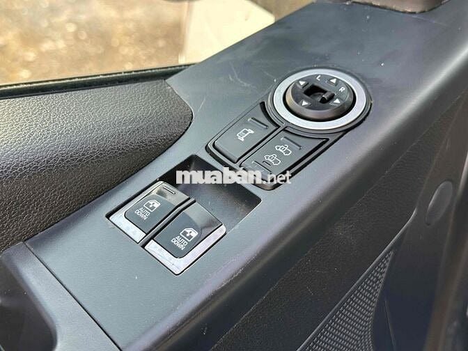 Cần bán - Hyundai - Solati - 2018 một chủ từ đầu