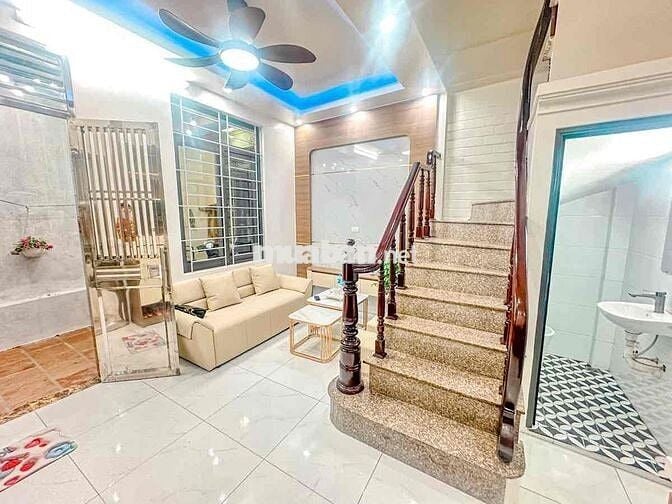 Hiếm !giá đầu tư ,ngõ 3 gác gần ô tô full nội thất sổ vuông nở hậu