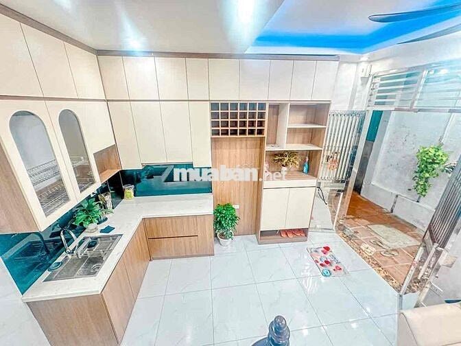 Hiếm !giá đầu tư ,ngõ 3 gác gần ô tô full nội thất sổ vuông nở hậu
