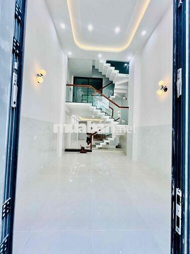 Nhà Mới Xây DT 250m2 1Trệt 1Lửng 3Lầu 4Pn 5Wc 1/ Tô Ngọc Vân Sân Thượg