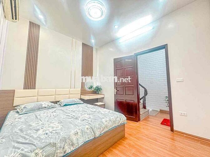 Hiếm !giá đầu tư ,ngõ 3 gác gần ô tô full nội thất sổ vuông nở hậu