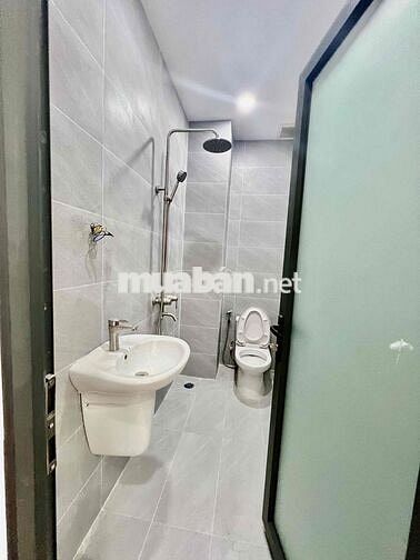 Nhà Mới Xây DT 250m2 1Trệt 1Lửng 3Lầu 4Pn 5Wc 1/ Tô Ngọc Vân Sân Thượg