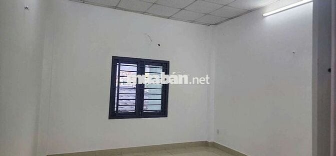 NHÀ DIỆN TÍCH 4*25, TRỆT LẦU, 3PN, SÂN XE HƠI, GẦN ỦY BAN THẠNH XUÂN