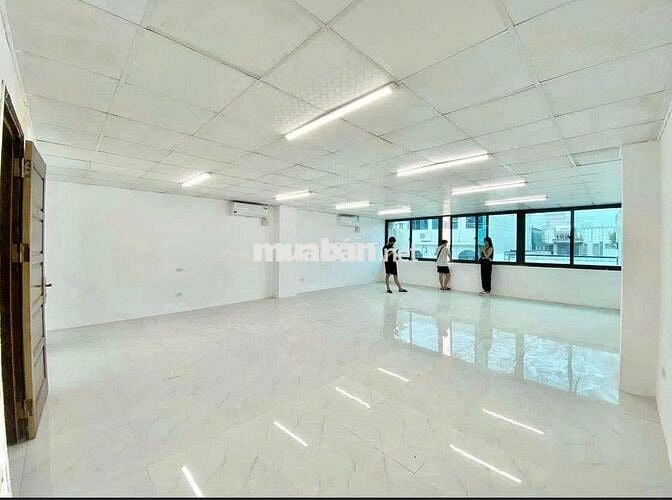 Thuê văn phòng Bình Thạnh 100m², giá rẻ 260k/m², gần Landmark 81