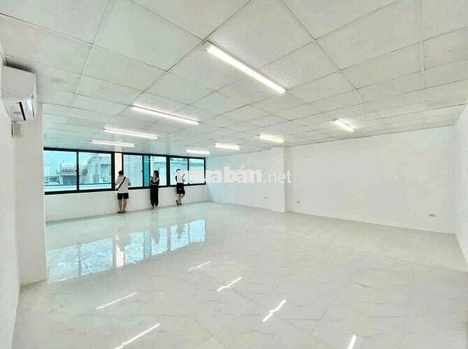 Thuê văn phòng Bình Thạnh 100m², giá rẻ 260k/m², gần Landmark 81