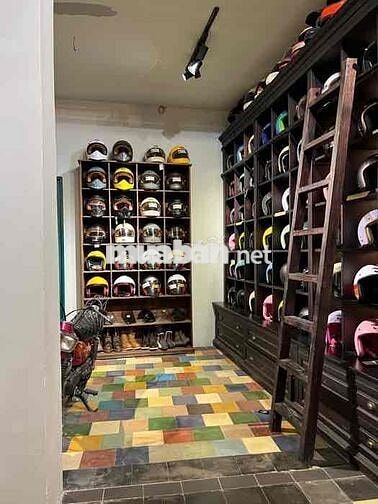 HẺM XE HƠI - XE HƠI NGỦ TRONG NHÀ   KHÁCH MUA VỪA Ở VỪA KINH DOANH .
