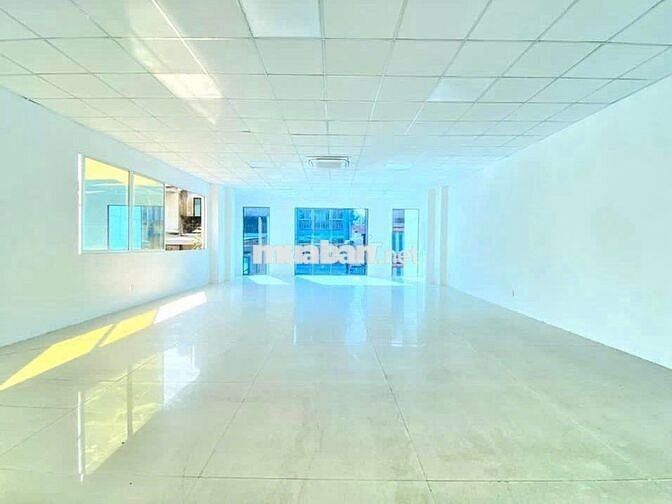 Thuê văn phòng Bình Thạnh 100m², giá rẻ 260k/m², gần Landmark 81