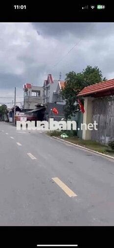 bán căn nhà biệt thự bốn tầng đường thông xe tải dt 9x18 đối diện trườ