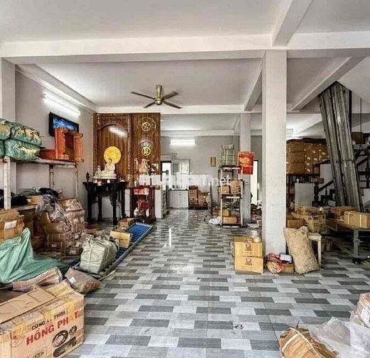 bán căn nhà biệt thự bốn tầng đường thông xe tải dt 9x18 đối diện trườ
