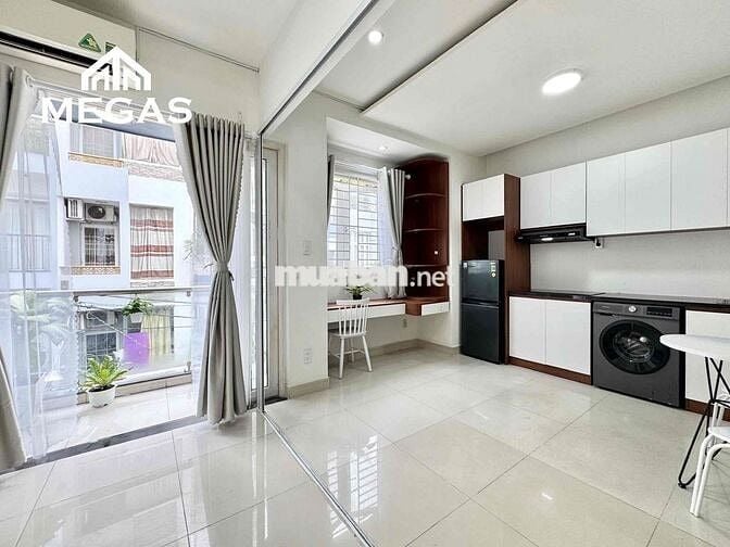 CĂN HỘ MỚI _ TÁCH BẾP CÓ BANCONG LỚN GẦN BA THÁNG HAI
