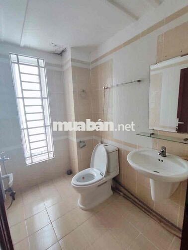 Căn hộ dịch vụ gần ngã tư thủ đức