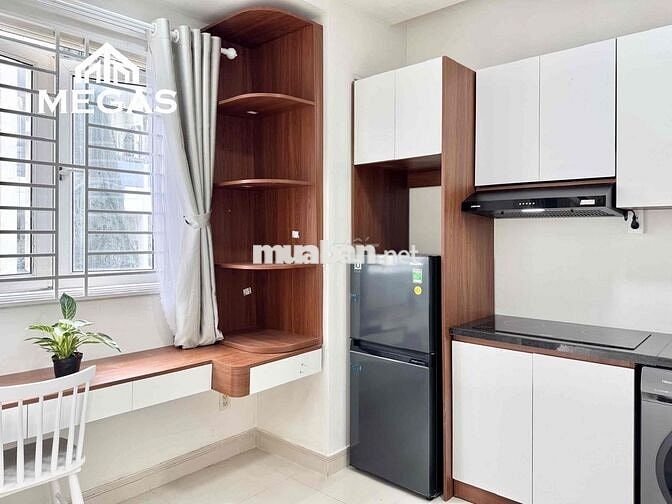 CĂN HỘ MỚI _ TÁCH BẾP CÓ BANCONG LỚN GẦN BA THÁNG HAI