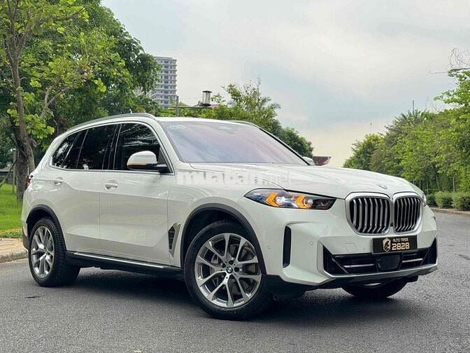 BMW X5 2023 xDrive40i xLine - 4000 km