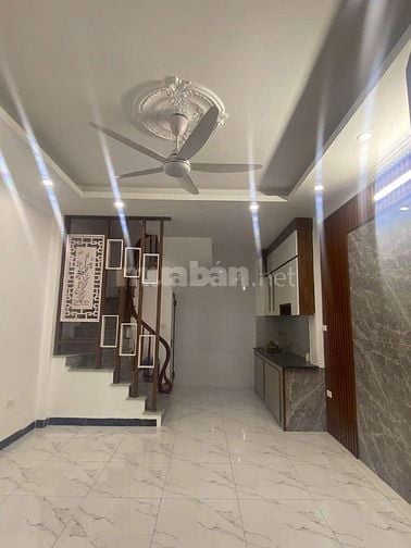 Nhà mới phố Ngọc Trì Long Biên, 5 tầng, 31m2, MT 4m, ngõ riêng, 6,4 tỷ