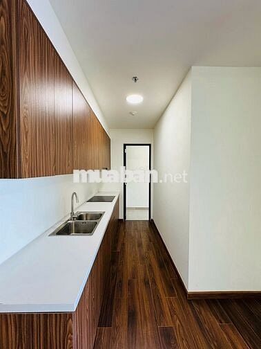 Cho thuê căn 2PN 75M2 giá 8,5tr, hỗ trợ đăng kí tạm trú, view hồ bơi