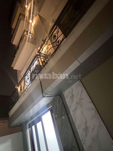 Nhà mới phố Ngọc Trì Long Biên, 5 tầng, 31m2, MT 4m, ngõ riêng, 6,4 tỷ