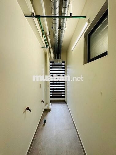 Cho thuê căn 2PN 75M2 giá 8,5tr, hỗ trợ đăng kí tạm trú, view hồ bơi