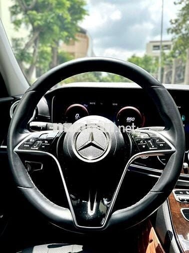 Merc E200 Exclusive 2022 bản đủ option V1 LƯỚT