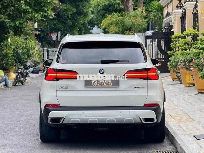 BMW X5 2023 xDrive40i xLine - 4000 km