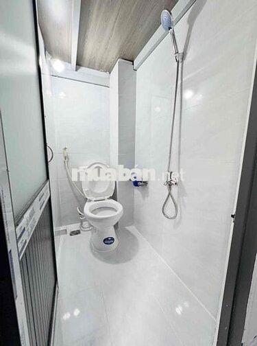 PHÒNG GÁC BAN CÔNG GIÁ RẺ ĐANG XÂY