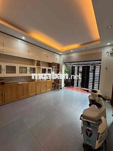 SIÊU PHẨM CẦU GIẤY, 2 Ô TÔ TRÁNH KINH DOANH, BIỆT THỰ GIỮA PHỐ, S VƯỜN