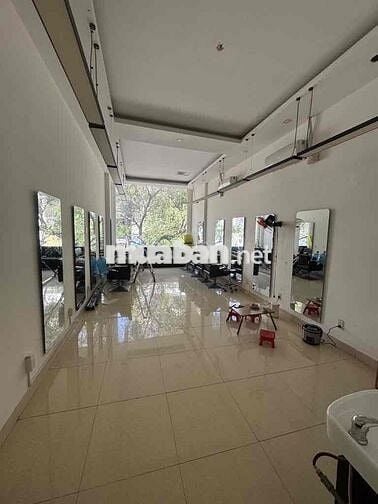 Mặt tiền VIP NGUYỄN TRÃI bán gấp.