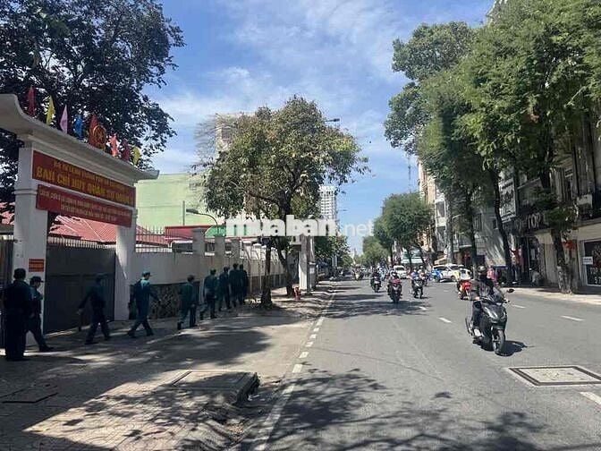 Mặt tiền VIP NGUYỄN TRÃI bán gấp.