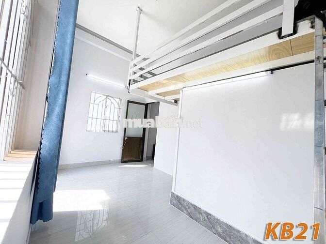 PHÒNG GÁC BAN CÔNG GIÁ RẺ ĐANG XÂY