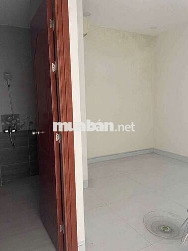 NHÀ 4 LẦU FULL NỘI THẤT XE HƠI ĐẬU TRONG NHÀ DỌN VÀO NGAY
