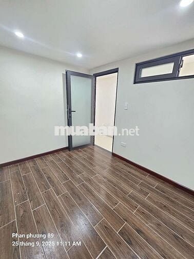 Nhà mới y hình kiểu hiện đại 2pn +1 p thờ ,2wc, sân xe máy,hẻm ôtô