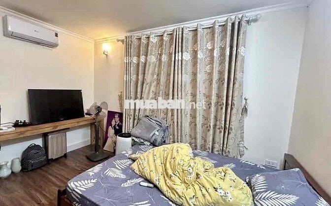 Cần bán gấp!  Nhà Đẹp Thanh Nhàn ,tầng 1, gần Đường Ô Tô, 80m2