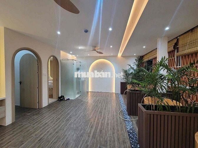 Siêu phẩm 137 Trần Quang Diệu Q3 Ngang 8M trệt 2 lầu giá 45tr