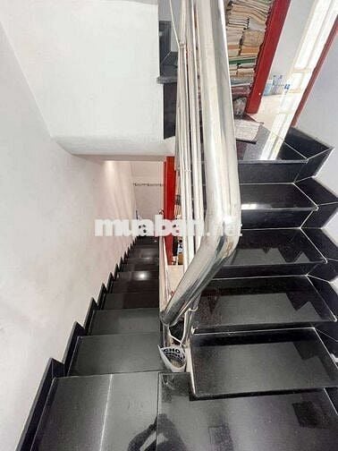 GẦN NHÀ GA T3, CHỢ BÀ QUẸO NHÀ ĐÚC 4 TẦNG CHỈ 3,88TỶ TL
