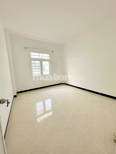 Bán nhà Quận Bình Tân - 1 lầu 2pn 2wc - Sổ hồng riêng - NH 80%