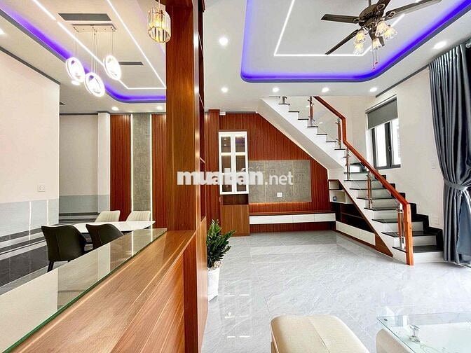 Bán Nhà Hoàn Công Gần Ngã Ba Mỹ Hạnh - Giáp Hóc Môn