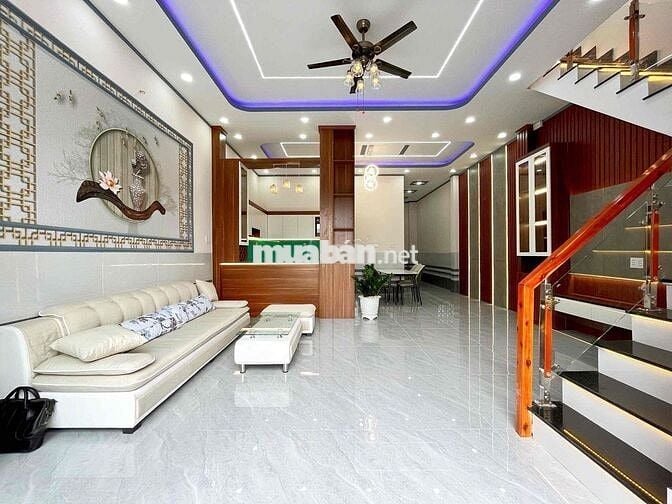Bán Nhà Hoàn Công Gần Ngã Ba Mỹ Hạnh - Giáp Hóc Môn