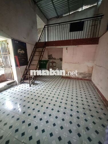 CHO THUÊ NHÀ 92M2 TO CHÀ BÁ CÓ SÂN RỘNG HẺM 1991 LÊ VĂN LƯONG