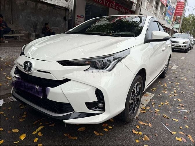 Toyota vios 2023 E CVT - 6400 km mới keng