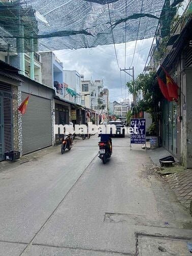 Nhà 5x20m đúc 3 tấm hẻm xe tải thông, gần trường tiểu học Kim Đồng